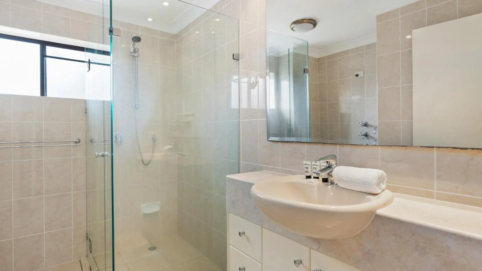 Charming 2-Bed Apartment With City Views Brisbane